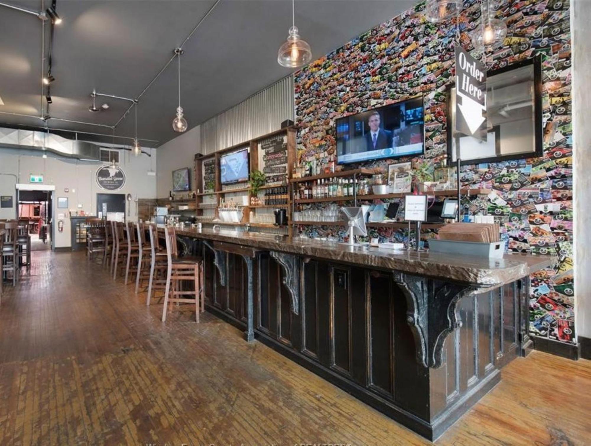 Heart & Hops Brewery Suites Kingsville エクステリア 写真